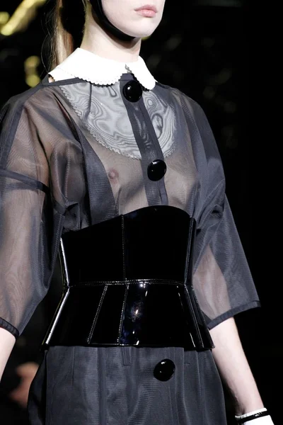Look 4
